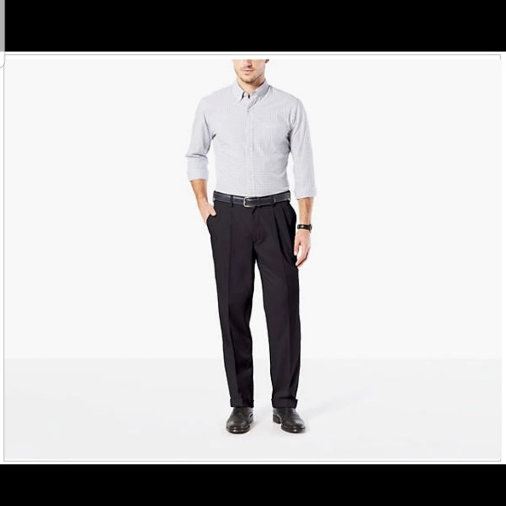 Dockers NAVY CLASSIC Comfort Khaki Pleated 32x34